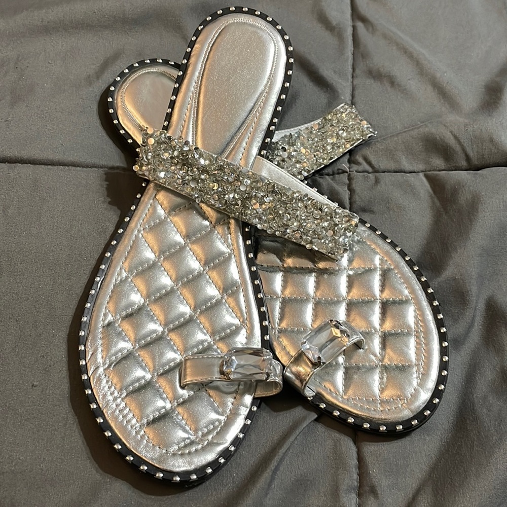 New Condition Silver Glitter Flats SZ 11